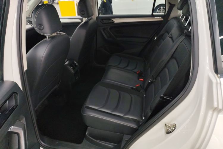 Used Volkswagen Tiguan L 2017 330TSI Automatic Two-Wheel Drive Comfort Edition Left Rear Seat