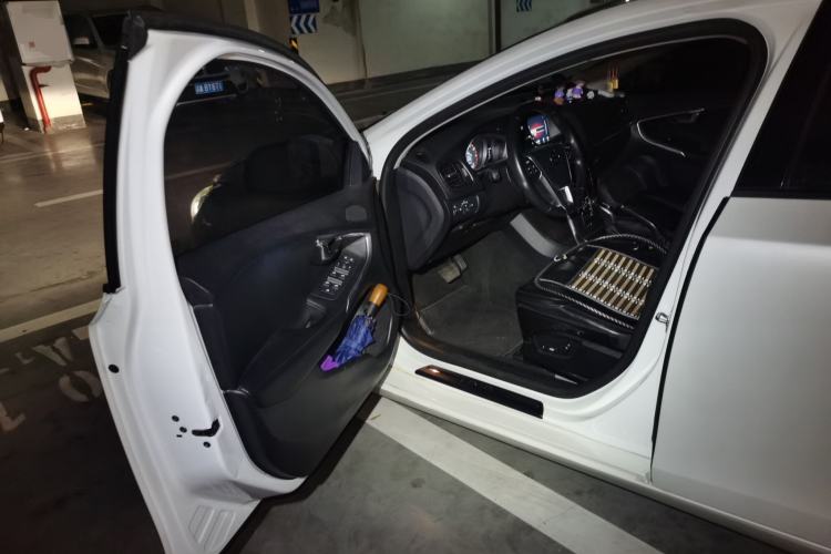 Used Volvo V40 2016 T3 Zhiyi Edition Driver Seat