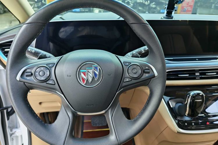 Used Buick GL8 2021 ES Landtrek 653T Luxury Model Interior 2