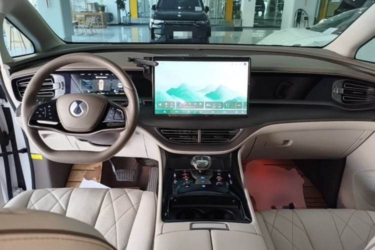 Used Denza D9 2022 DM-i 970 Four-Wheel Drive Prestige Model
