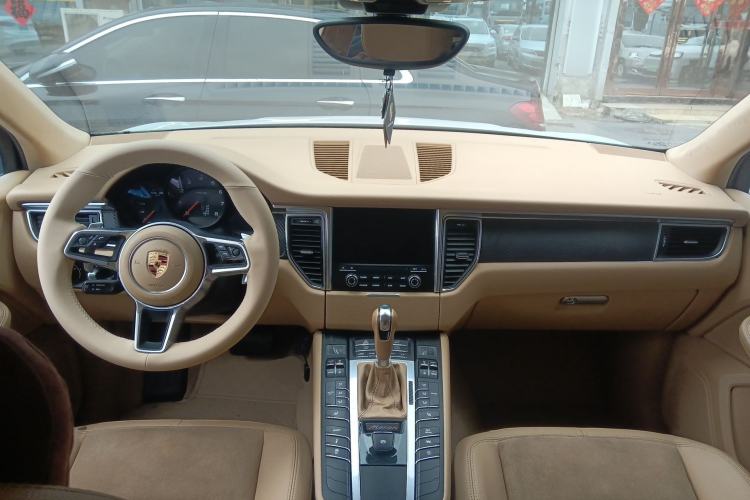 Used Porsche Macan 2017 Macan 2.0T Center Console