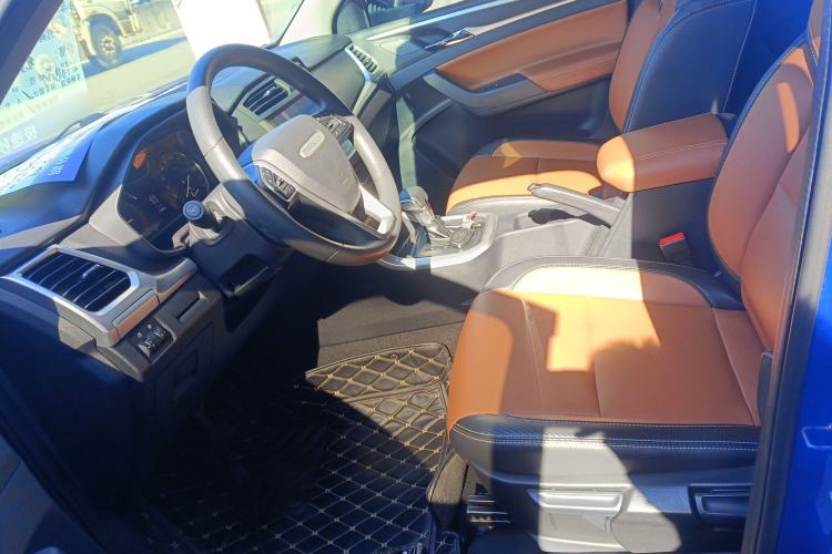 Used SAIC MAXUS T70 2021 2.0T Diesel Automatic 4x4 Elite Version with Long Bed and High Ground Clearance
