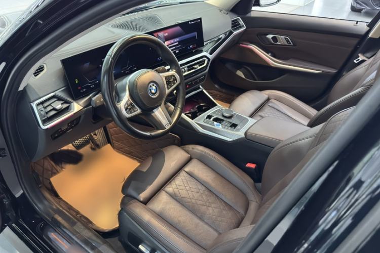 Used BMW i3 2023 eDrive 40 L Midnight Edition Interior 2