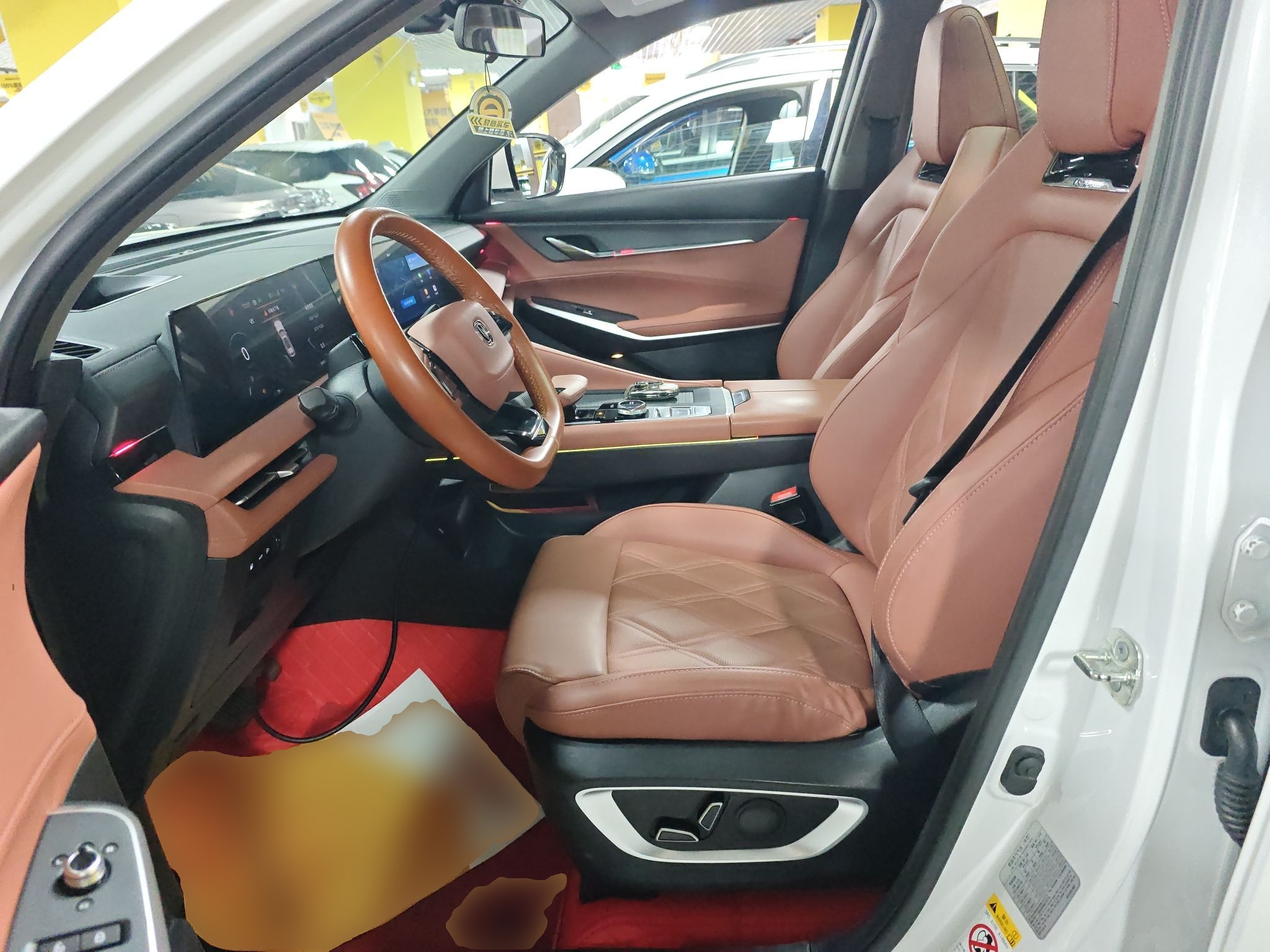 المقاعد الأمامية داخل السيارة