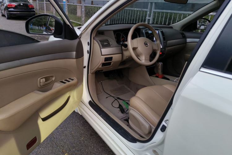 Used Nissan Sylphy 2012 Classic 1.6XE Automatic Comfort Edition Driver Seat