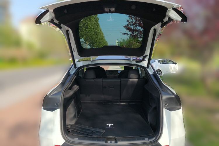 Used Tesla Model Y 2025 Rear-Wheel-Drive Version
