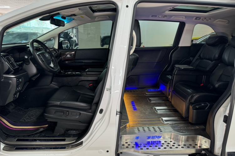 Used Honda Elysion 2016 2.4L Supreme Edition
