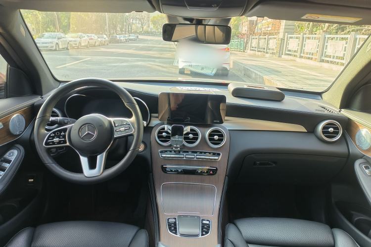 Used Mercedes-Benz GLC 2021 GLC 300 L 4MATIC Dynamic Model Interior 2