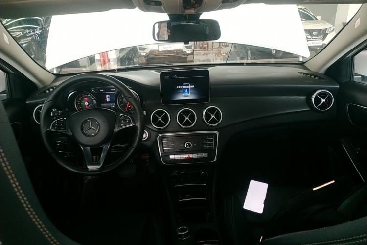 Used Mercedes-Benz GLA 2018 GLA 200 Sport Edition Center Console