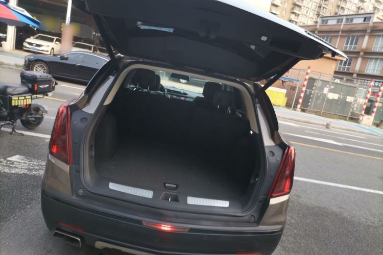 Used Cadillac XT5 2016 28T Four-Wheel Drive Luxury Model Trunk