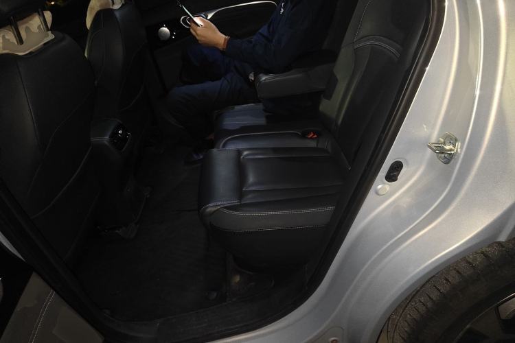 Used AION V 2023 Plus 70 Super Fast Charging Version Ternary Lithium Interior 4