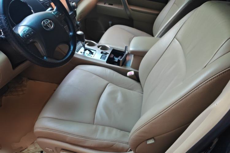 Used Toyota Highlander 2009 2.7L Two-Wheel Drive 7-Seater Luxury Edition Left Front Seat