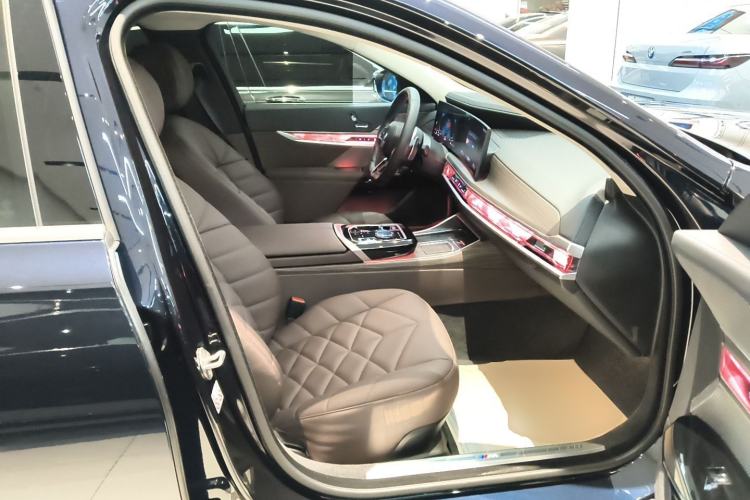 Used BMW 7 Series 2023 735Li M Sport Package