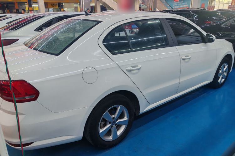 Used Volkswagen Lavida 2015 1.6L Manual Fashion Edition