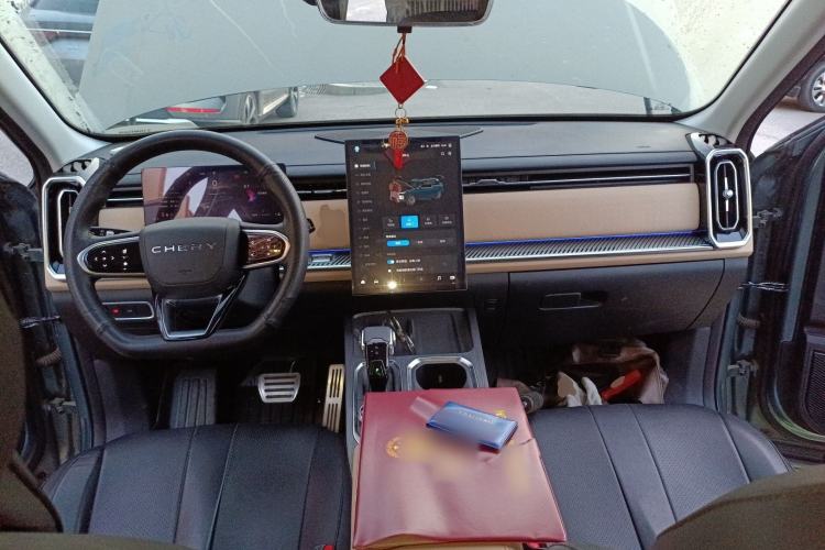 Used Chery Explore 06 2023 Yoye Edition 1.6T Two-Wheel Drive Explore Wild Center Console