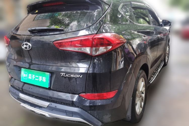 Used Hyundai Tucson 2015 2.0L Automatic Two-Wheel Drive Smart Version Rear Right 45 Deg