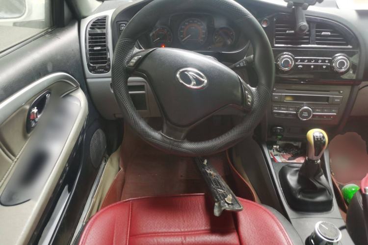 Used Soueast V3 Lingyue 2012 Revised Version 1.5L Manual – Style Edition
