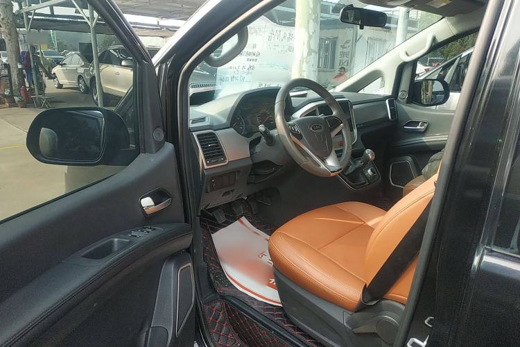 Used JAC Refine M4 2018 2.0L Manual Express Version
