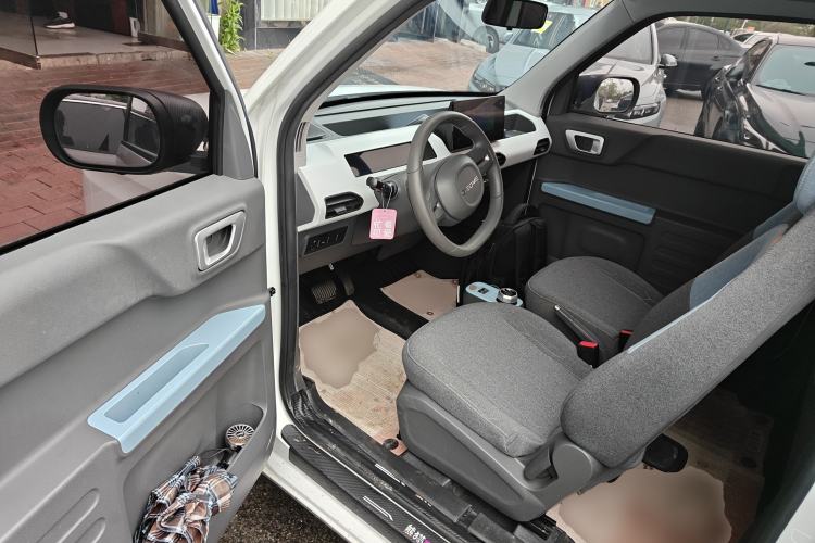 Used Geely Galaxy Panda 2023 Panda Mini 200km Endurance Bear Driver Seat