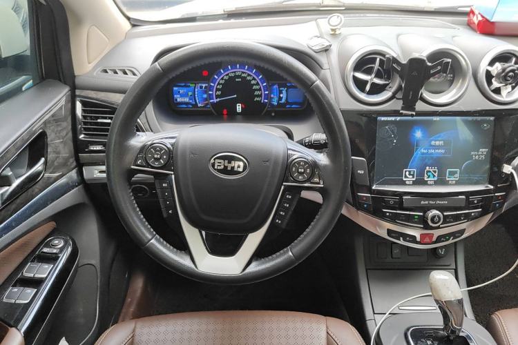 Used BYD S7 2016 2.0T Automatic Prestige Plus Steering Wheel