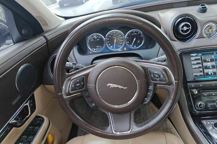 Used Jaguar XJ 2015 XJL 3.0 SC Elegant Business 80th Anniversary Limited Edition Steering Wheel