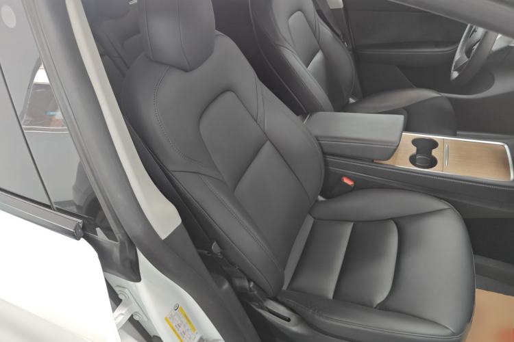 Used Tesla Model Y 2021 Long-Range All-Wheel-Drive Version Right Front Seat