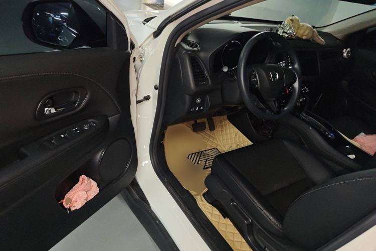 Used Honda Vezel 2020 1.5L CVT Luxury Edition Driver Seat