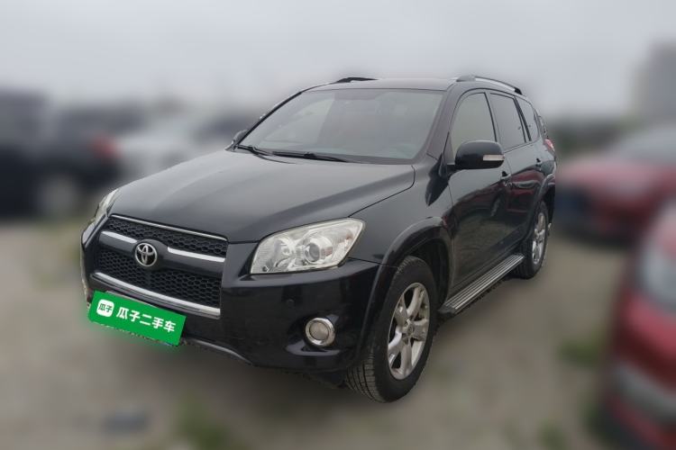 Used Toyota RAV4 2012 Luxurious 2.4L Automatic 4x4 with Stylish Features