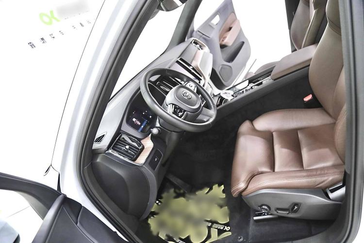 Used Volvo XC60 2025 B5 Four-Wheel Drive Smart & Advanced Luxury Edition Interior 2