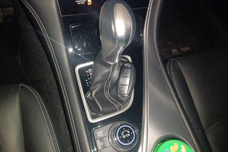 Used Infiniti Q50L 2015 2.0T Enjoyment Edition Gear Lever