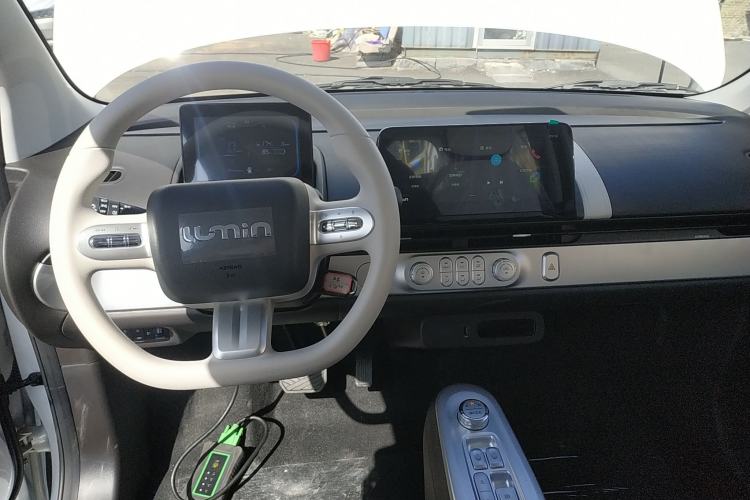 Used CHANGAN NEVO Lumin 2026 Model Treasure Edition 205km Passionate Beige Ningde Center Console