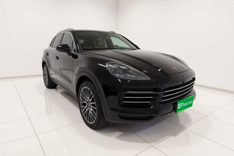 Used Porsche Cayenne 2018 Cayenne S 2.9T Front Right 45 Deg