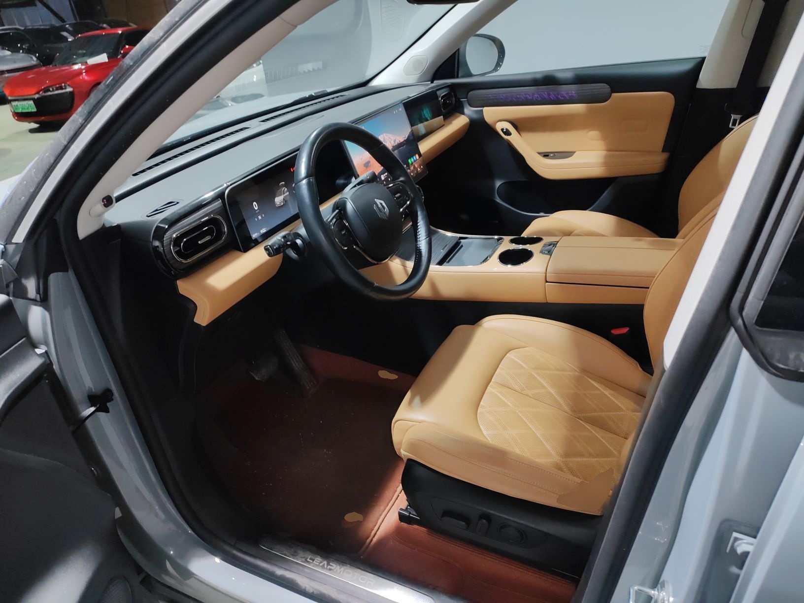 المقاعد الأمامية داخل السيارة