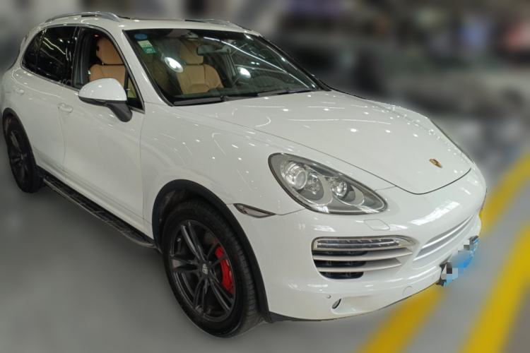 Used Porsche Cayenne 2014 Cayenne Platinum Edition 3.0T Front Right 45 Deg