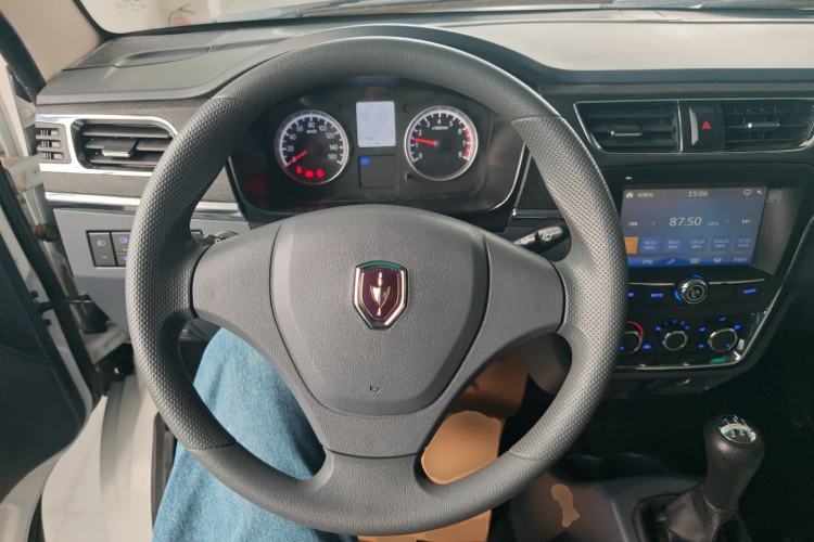 Used Jinbei Hiace X30 2021 1.5L Comfort Model Base Version (No Air Conditioning) Van China VI Standard SWC15M Steering Wheel