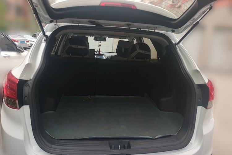 Used Hyundai ix35 2012 2.0L Automatic 4x4 Prestige Edition GLS Trunk