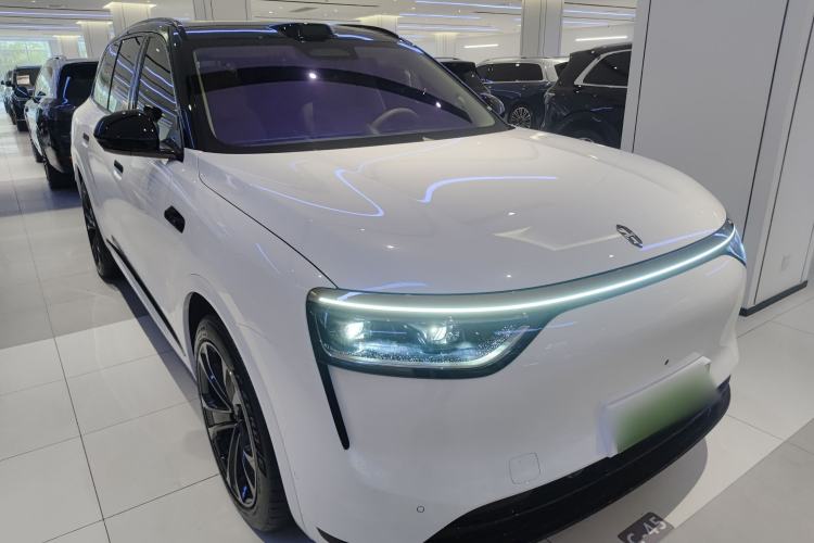 Used Hima AITO M8 2025 Extended-Range Max+ Version 53.4 kWh 6-Seater Edition Front Right 45 Deg