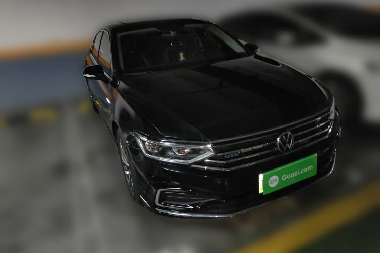 Used Volkswagen Magotan GTE Plug-in Hybrid 2020 GTE Luxury Model Front Right 45 Deg