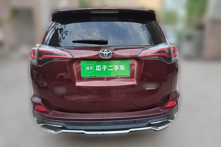 Used Toyota RAV4 2016 2.0L CVT Two-Wheel Drive Fashion Edition China V Standard Rear