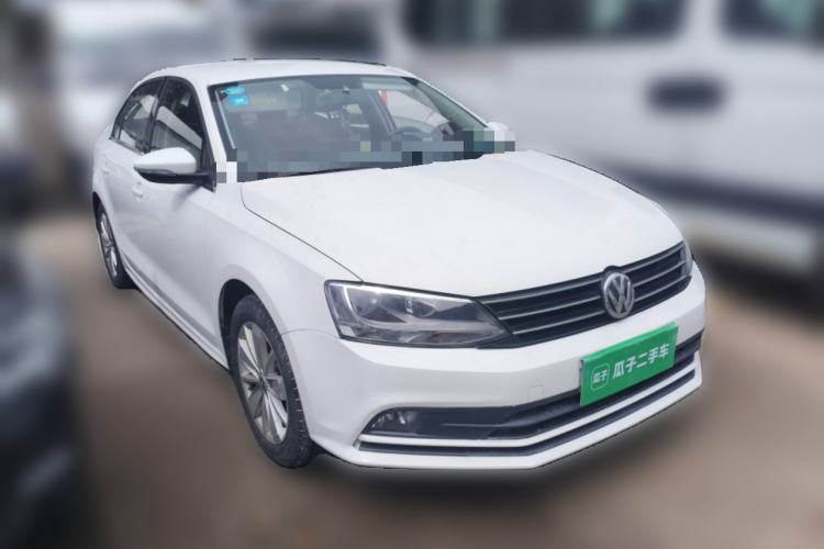 Used Volkswagen Sagitar 2015 1.6L Automatic Fashion Model Front Right 45 Deg