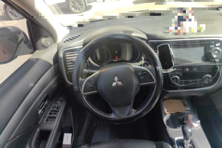 Used Mitsubishi Outlander 2014 2.4L 4x4 Deluxe Value Edition 5 Seats
