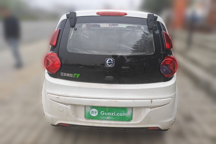 Used JMEV E200L 2016 E200 Standard Model
