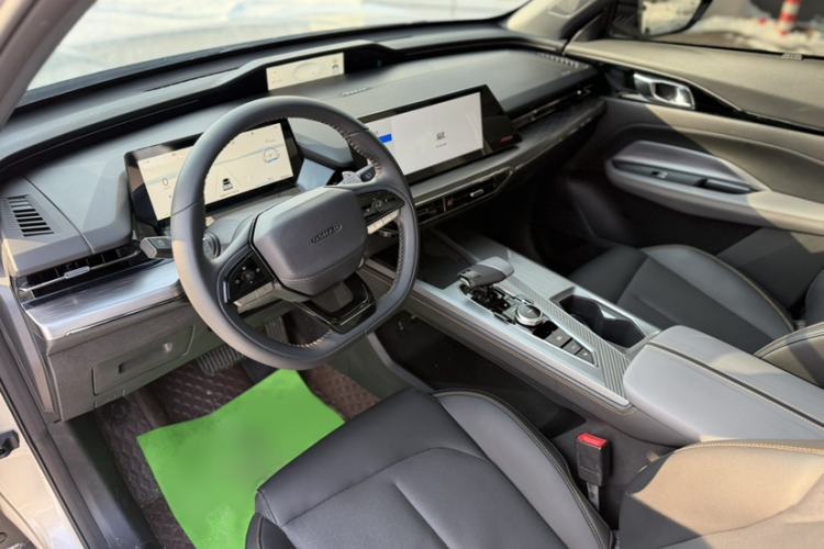 Used Oshan Z6 New Energy 2022 Blue Whale iDD 150KM Flagship PLUS Smart Parking Edition
