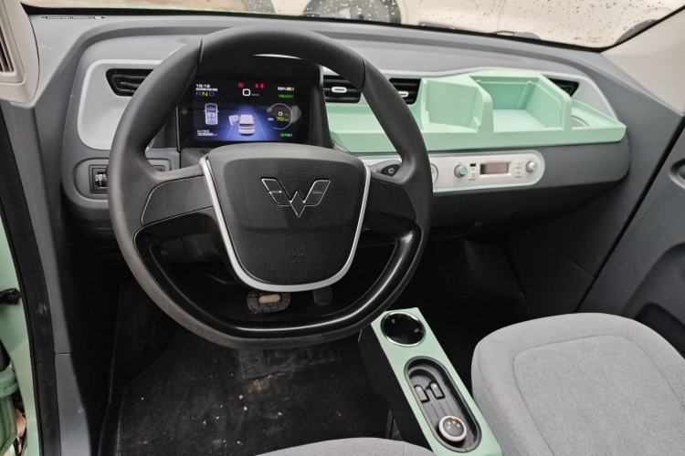 Used Wuling Hongguang MINIEV 2022 Macaron Fashion Model Lithium Iron Phosphate Center Console