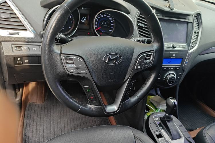 Used Hyundai Santa Fe 2013 2.4L Automatic Two-Wheel Drive Smart Version