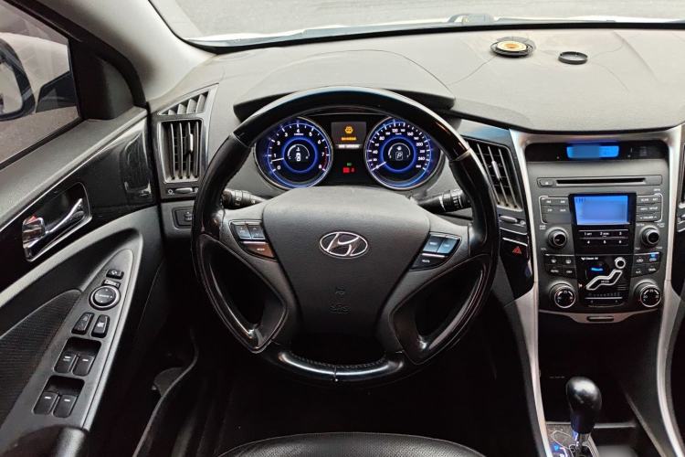 Used Hyundai Sonata 2014 2.4L Automatic Leading Edition China IV Standard Steering Wheel
