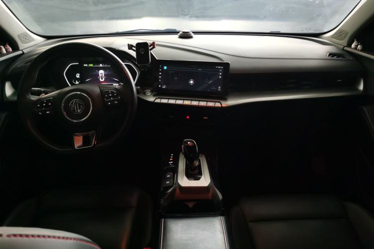 Used MG 5 2022 300TGI DCT Chao Yue Luxury Edition
