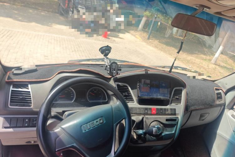 Used Iveco Power Daily 2017 2.5T Deluxe A37 High-Roof 6-7 Seater Bus 47Z5