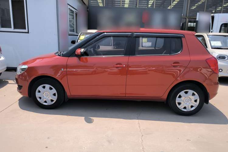 Used Skoda Fabia 2012 1.4L Manual Crystal Edition
