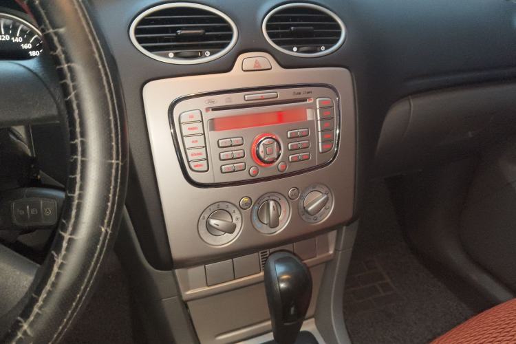 Used Ford Focus 2013 Hatchback Classic 1.8L Automatic Base Model
